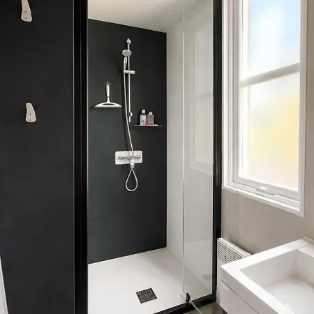 Apartment Libreville 5 Etoiles, Piscine, Spa, A Pied